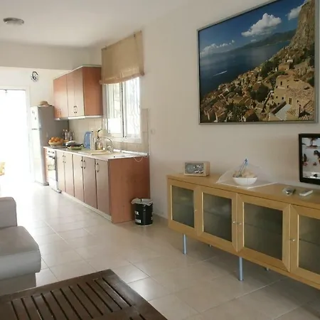 Modern 3-bed 3-storey Stone-built Maisonette 600 From Aigeopelagitika Beach ポッシディ
