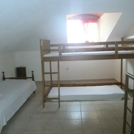 Vakantiehuis Modern 3-bed 3-storey Stone-built Maisonette 600 From Aigeopelagitika Beach