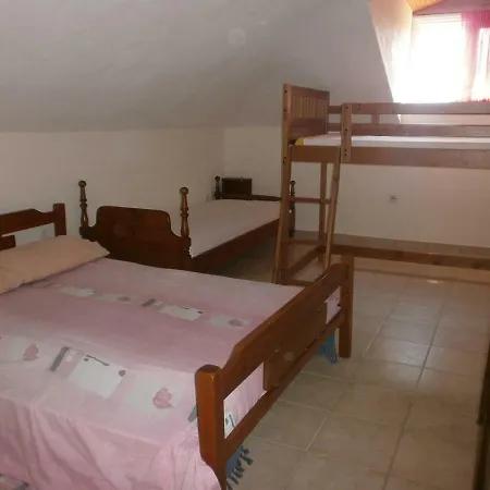 Vakantiehuis Modern 3-bed 3-storey Stone-built Maisonette 600 From Aigeopelagitika Beach *