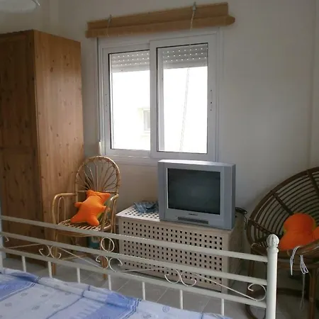 Modern 3-bed 3-storey Stone-built Maisonette 600 From Aigeopelagitika Beach Vakantiehuis *