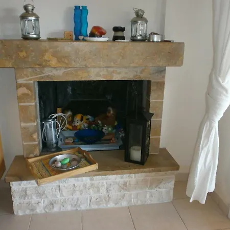 Vakantiehuis Modern 3-bed 3-storey Stone-built Maisonette 600 From Aigeopelagitika Beach