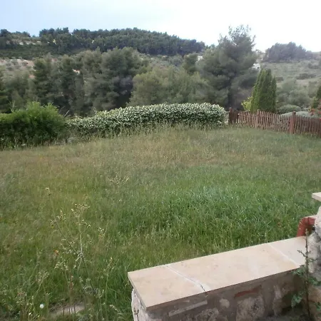Vakantiehuis Modern 3-bed 3-storey Stone-built Maisonette 600 From Aigeopelagitika Beach Possidi