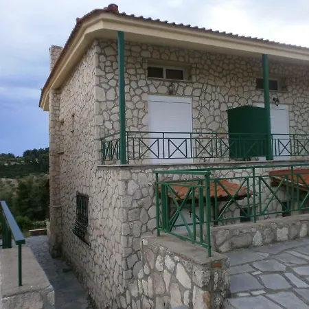 Vakantiehuis Modern 3-bed 3-storey Stone-built Maisonette 600 From Aigeopelagitika Beach *